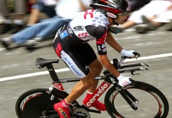 乐鱼体育官网网址-36岁丁俊晖现状：身家过亿却常住国外，大龄富二代妻子气质绝佳